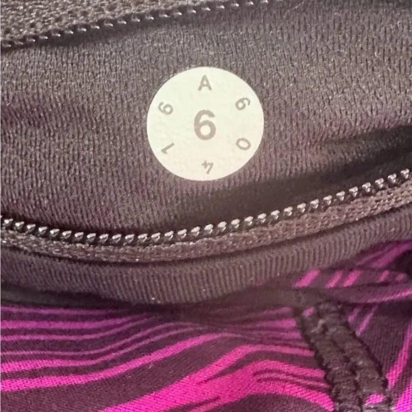 Lululemon Speed Short 2.5” Life Lines Polar Pink & Black - Picture 14 of 14